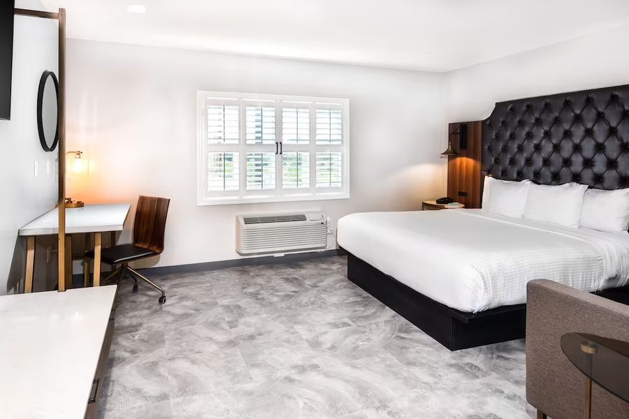 Budget Inn Hollywood Los Angeles California — Guest room