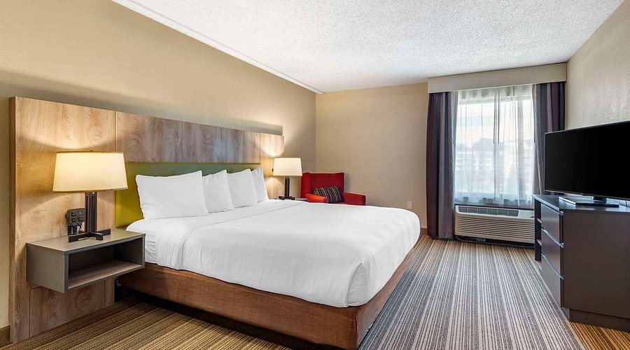 Budgetel Inns Suites Atlanta Galleria Stadium — Guest room