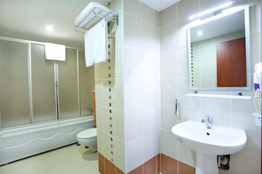 Budo Hotel Istanbul — Bathroom