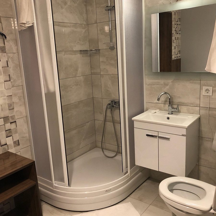 Buem Hotel Kouyolu Istanbul — Bathroom