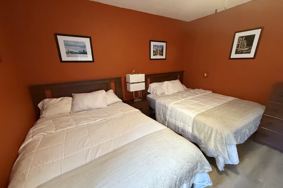Buffalo Inn — Guest room
