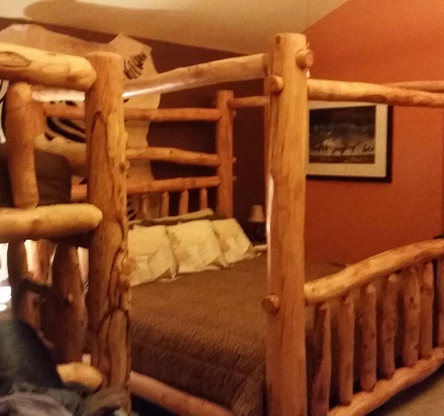 Buffalo Peaks Lodge — Guest room