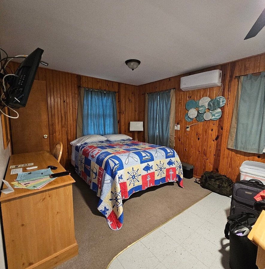 Bull Shoals White River State Park — Guest room