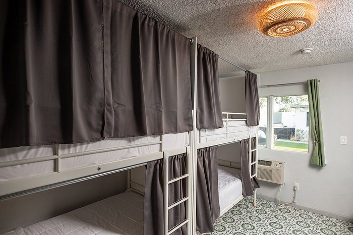Bungalows Hostel Las Vegas Nevada — Guest room