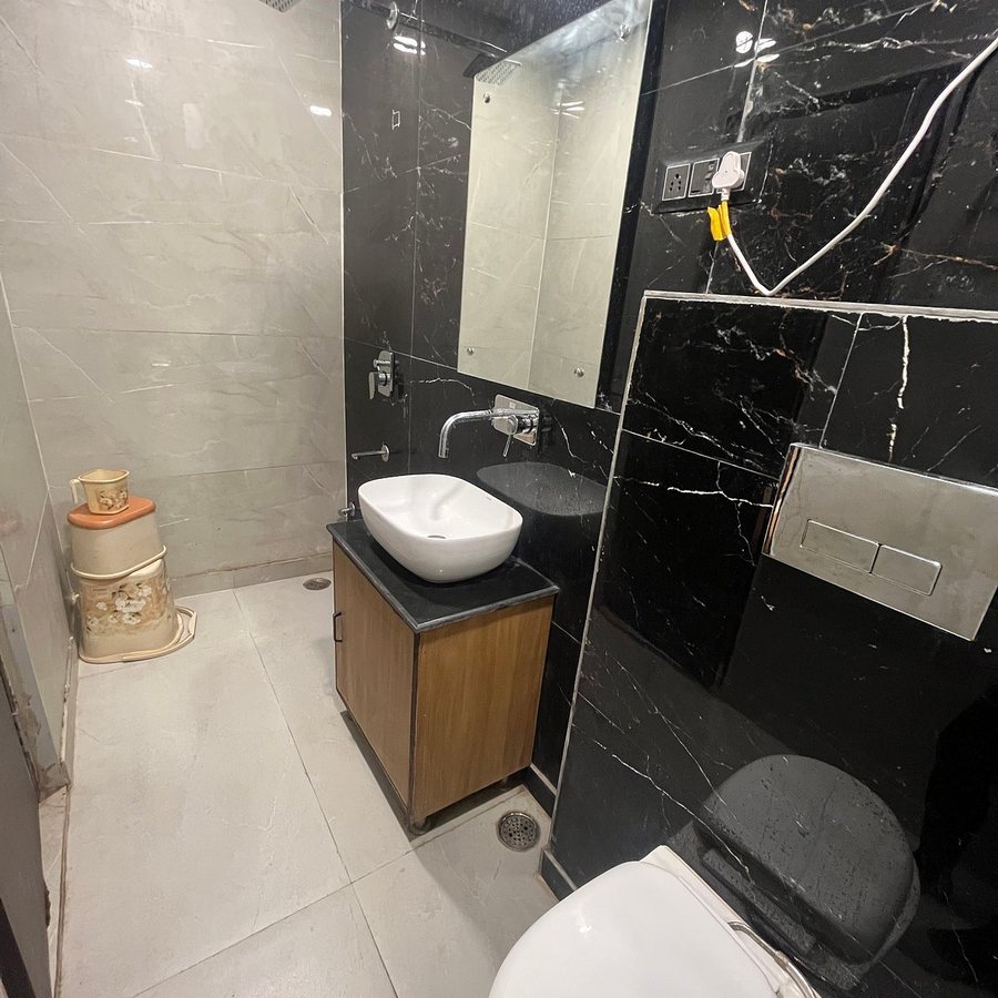 Bunk Hostel Delhi — Bathroom