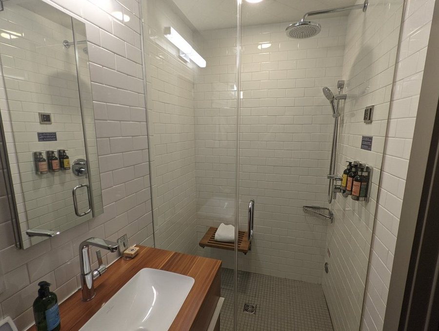 Bunn House — Bathroom