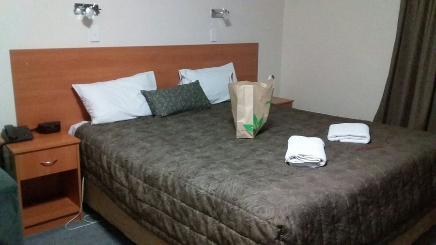 Burra Motor Inn — Guest room