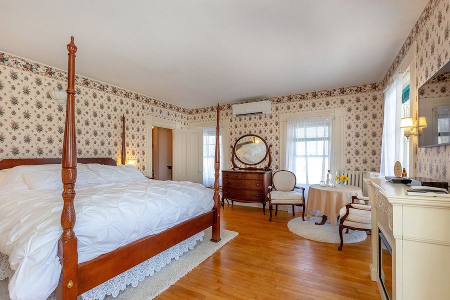 Butler Bed Breakfast — Guest room