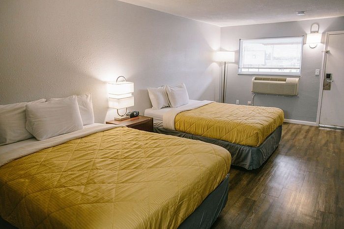 Butler Inn — Guest room