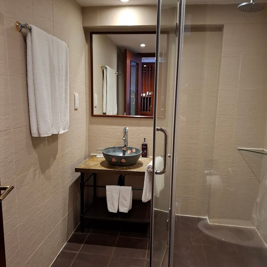 Butterfly On Wellington Central — Bathroom