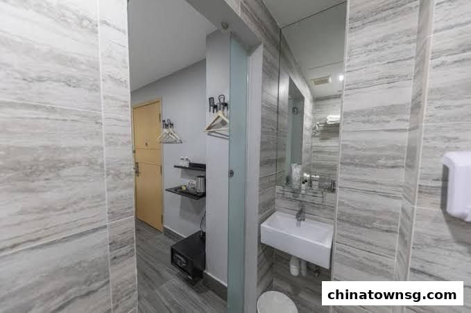 Butternut Tree Hotel — Bathroom