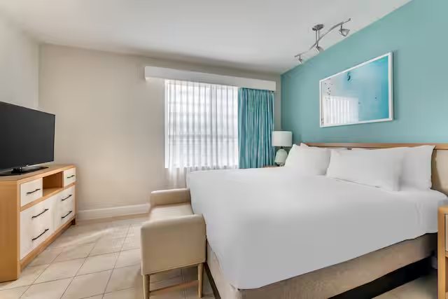 Byron Avenue Suites Miami Beach Florida — Guest room