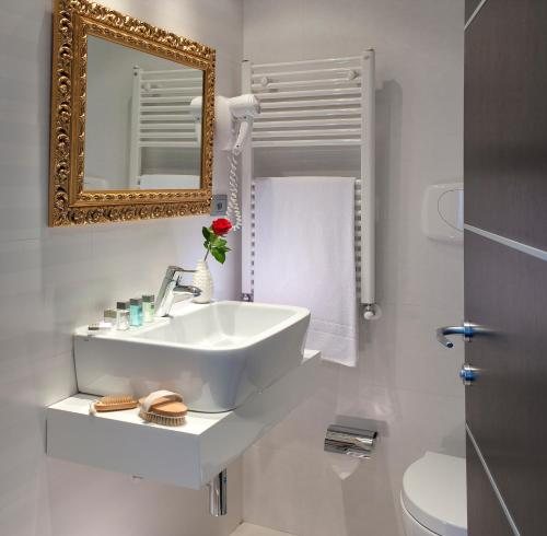 C Hotels Fiume — Bathroom