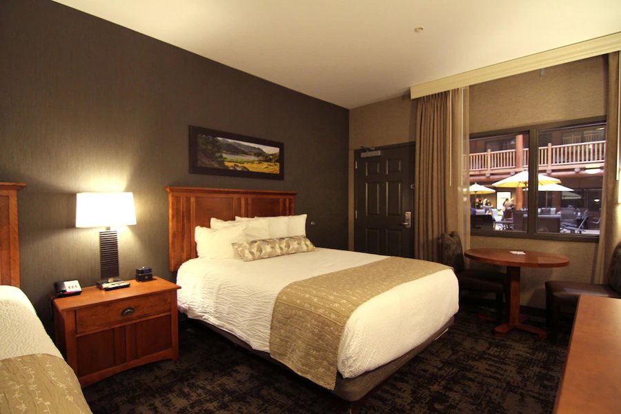 C mon Inn of Casper — Guest room