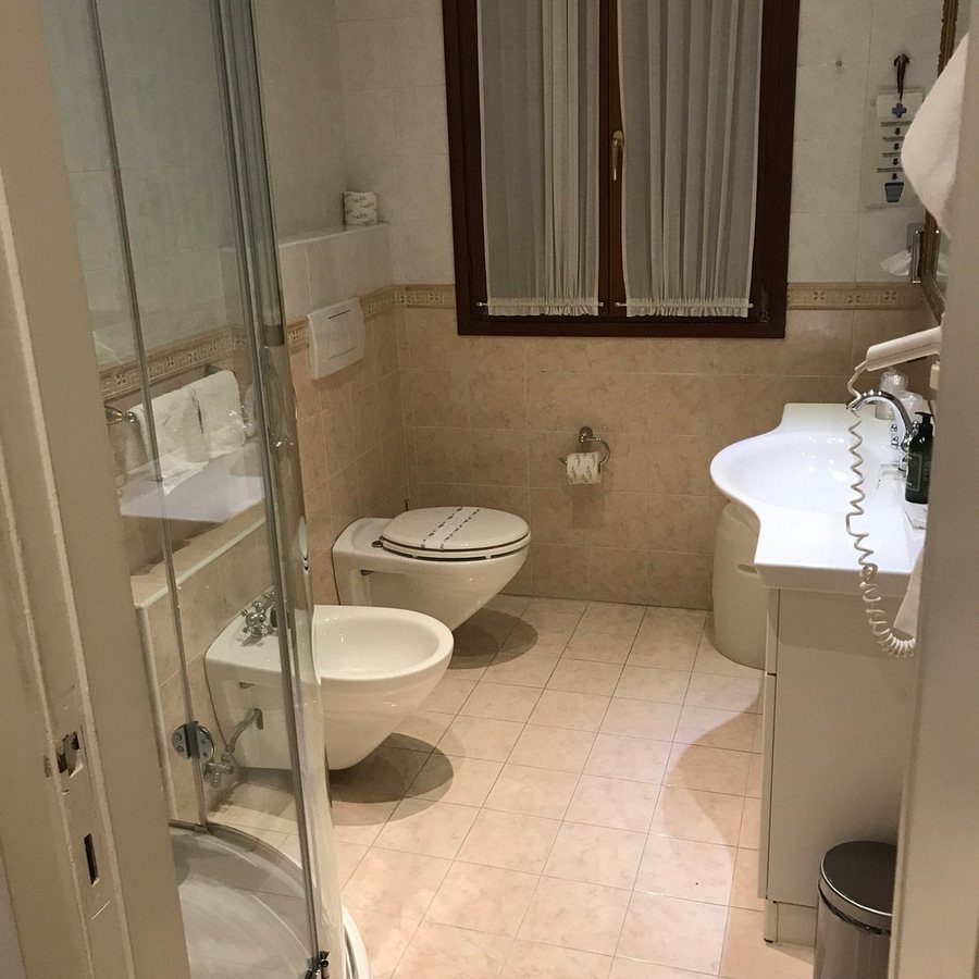 Ca Angeli — Bathroom