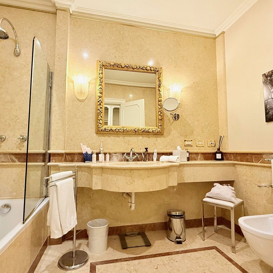 Ca Pagan — Bathroom