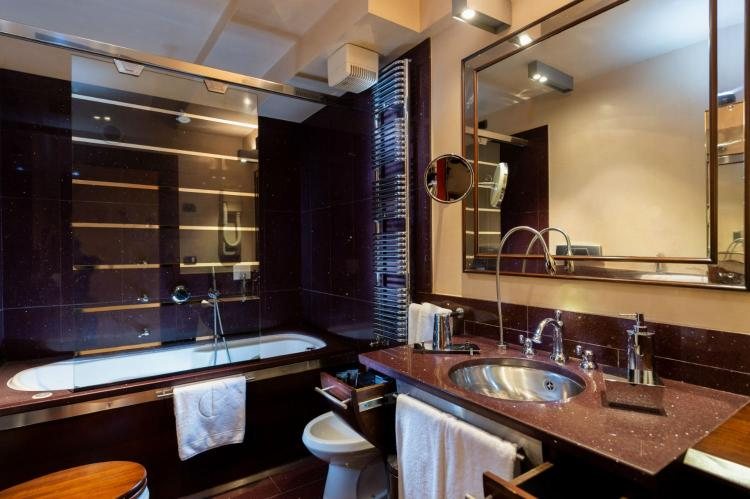 Ca Pisani Hotel — Bathroom