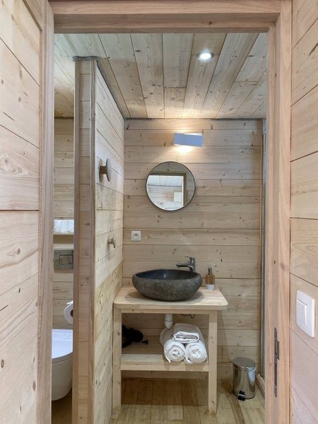 Cabanes Des Grands Cepages — Bathroom