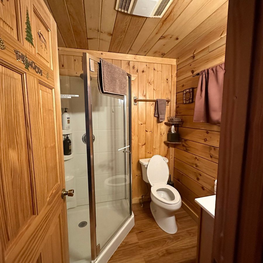 Cabins At Hickory Ridge — Bathroom