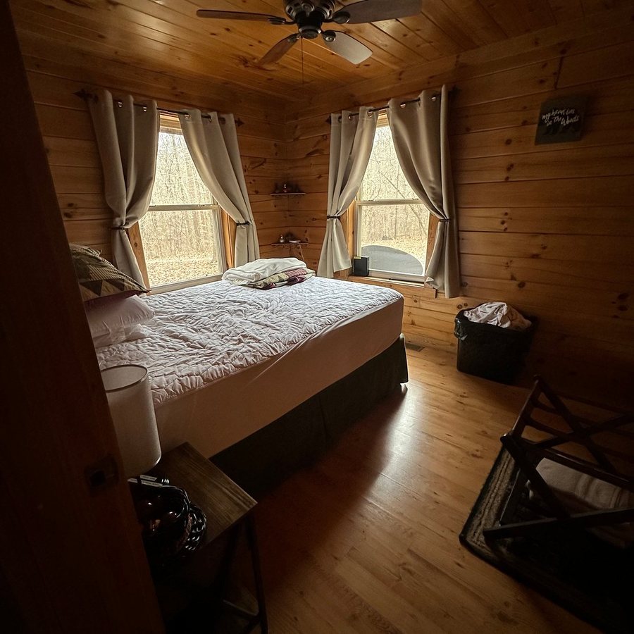 Cabins At Hickory Ridge — Guest room