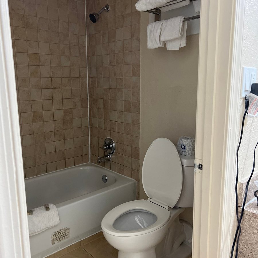 Cabins at Red Rock — Bathroom