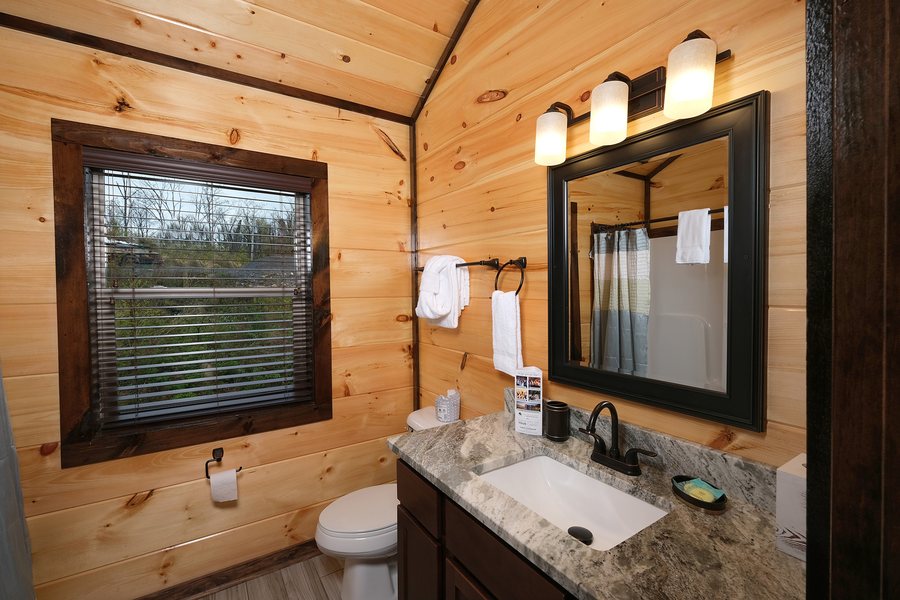 Cabins of the Smoky Mountains — Bathroom