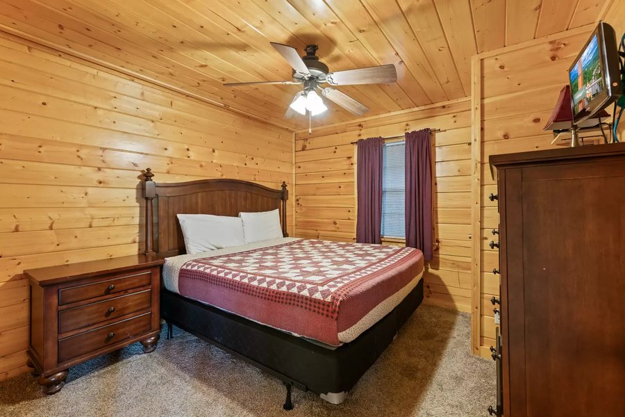 Cabins USA — Guest room