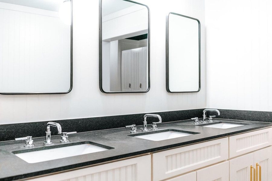 Cache House — Bathroom