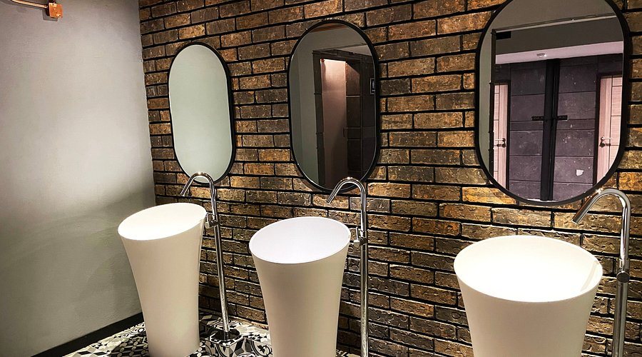 Cadillac Hotel Boutique — Bathroom