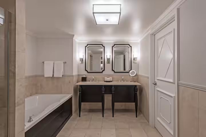 Caesars Palace — Bathroom