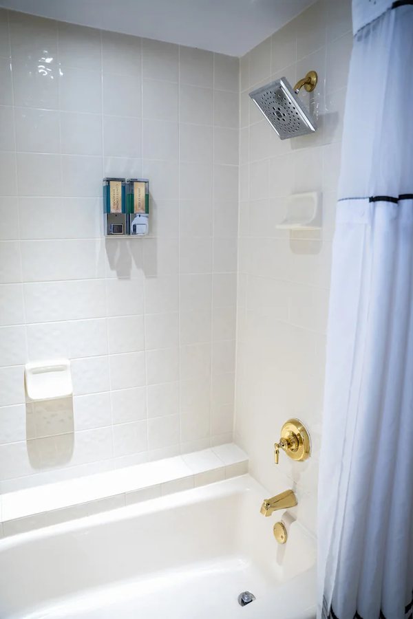 Caesars Southern Indiana — Bathroom