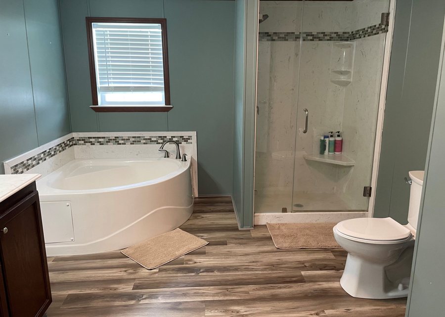 Cajun Fishing Adventures Lodges — Bathroom