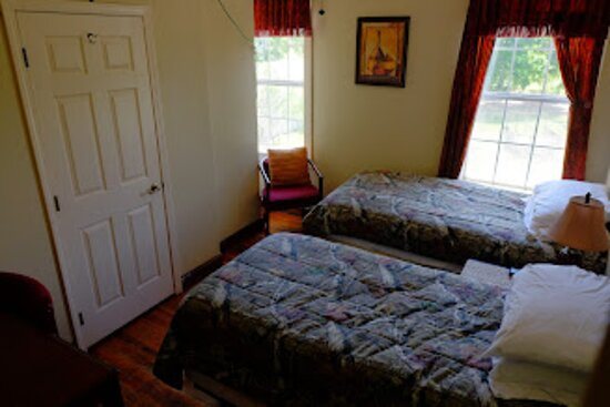 Cajun Fishing Adventures Lodges — Guest room