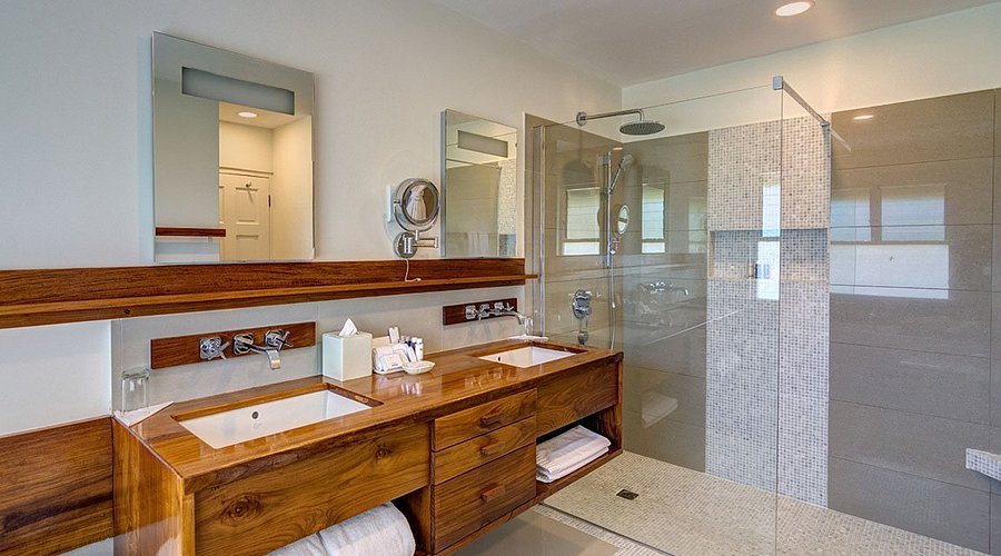 Calabash Hotel — Bathroom