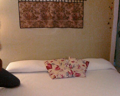 Calico Riverview Inn — Guest room