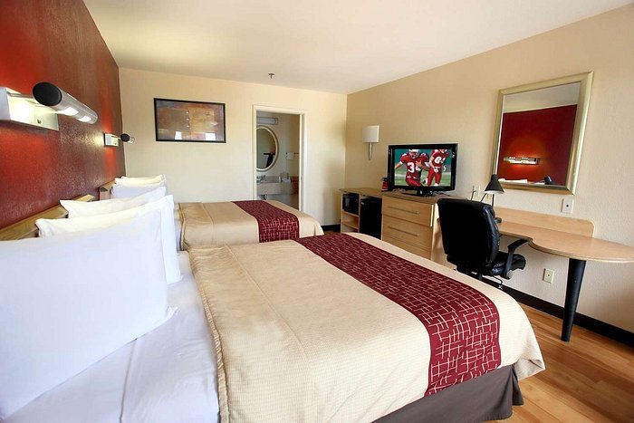 California Inn Suites Rancho Cordova Sacramento — Guest room