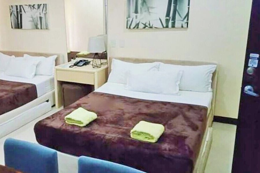 Caliraya Resort Club — Guest room
