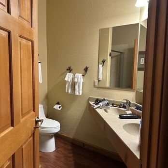 Callahan s Mountain Lodge — Bathroom