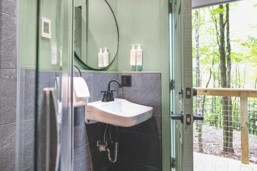 Callicoon Hills — Bathroom