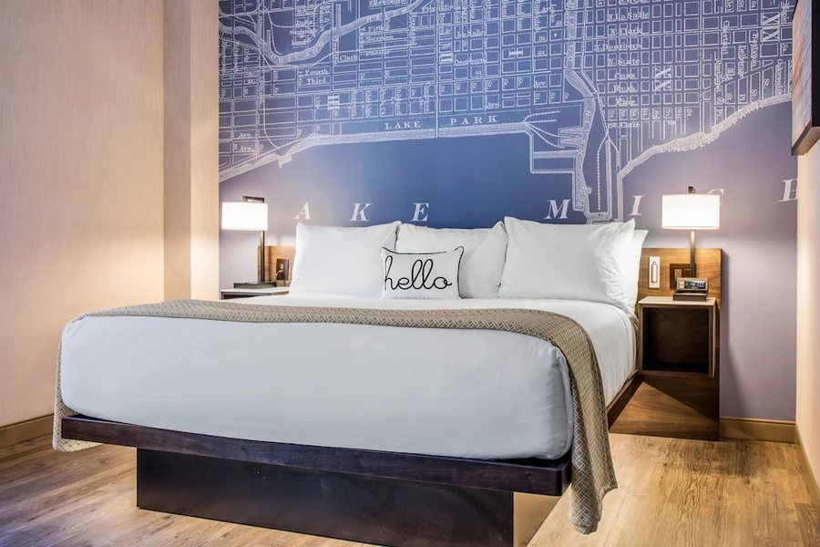 Cambria Hotel Chicago Loop Theatre District — Guest room