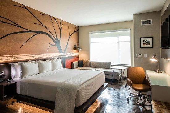 Cambria Hotel Omaha Downtown — Guest room