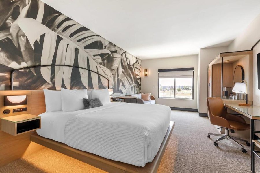 Cambria Hotel Rehoboth Beach — Guest room