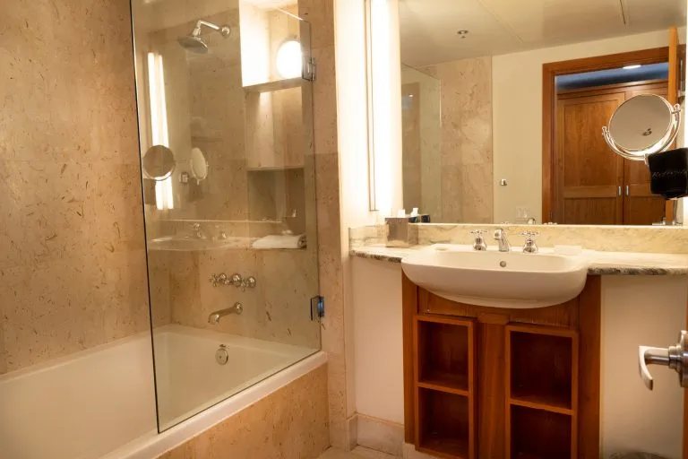 Camel s Garden Hotel Condominiums — Bathroom