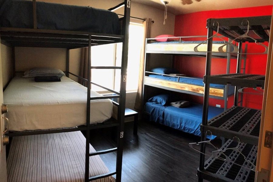 Camelot Inn Hostel — Guest room