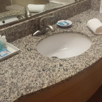 Camelot Motel — Bathroom