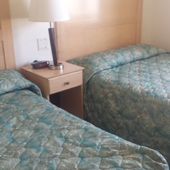 Camelot Motel — Guest room