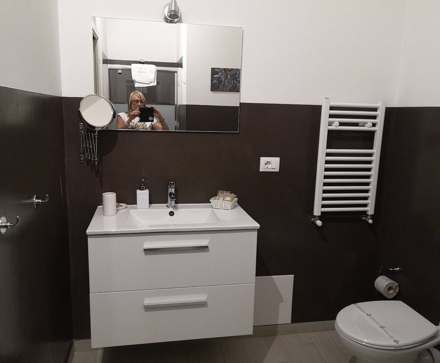 Camelot — Bathroom