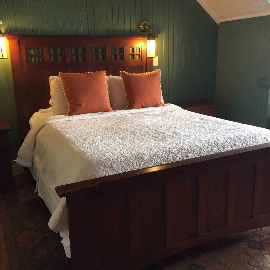 Cameron House Next Door — Guest room