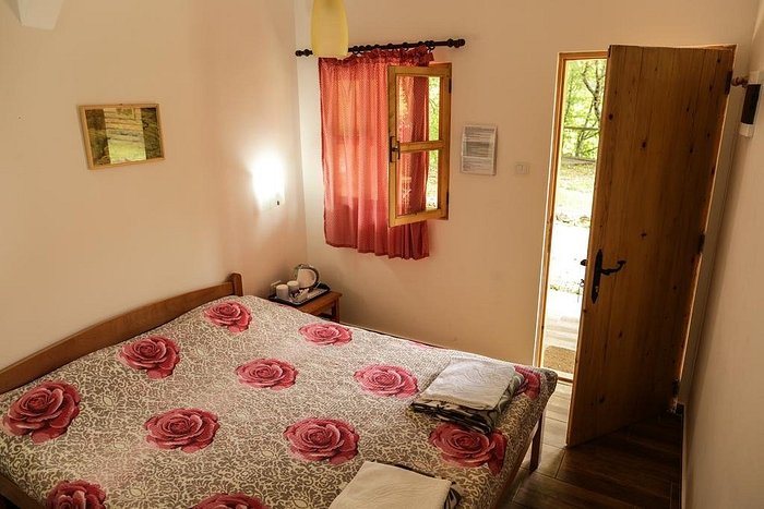 Camp Grab — Guest room