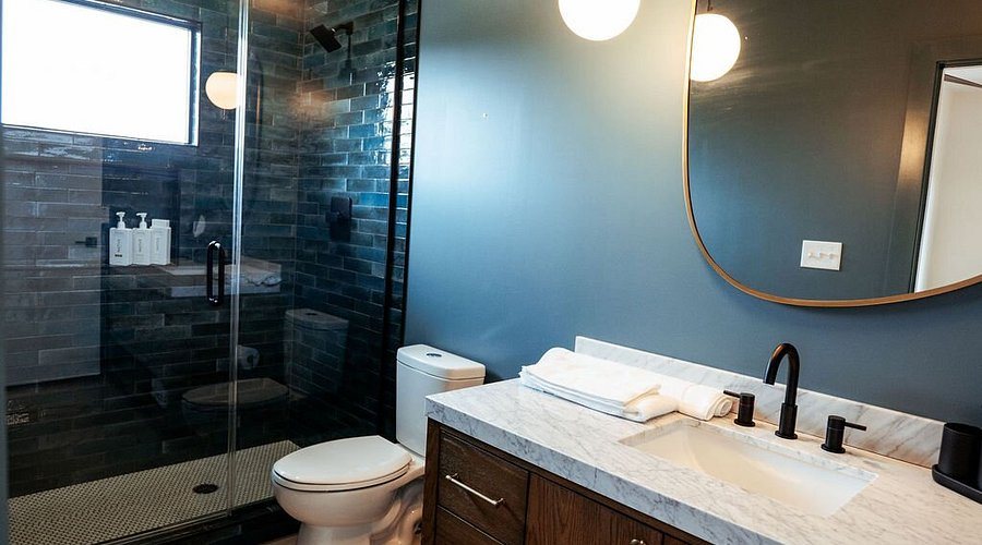 Camp Riverview — Bathroom